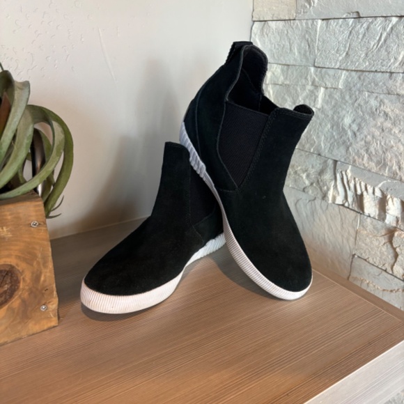 Sorel Slip-On Wedge "Out & About" Shoe - Picture 3 of 4